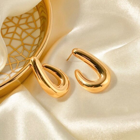 NWT 18K Gold Plated Stainless Steel U Shape Chunky Hoop Earrings for Women - Picture 2 of 9